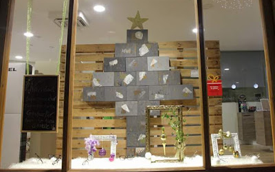 SANDRA ÓPTICA ES GALARDONADA EN EL CONCURSO DE ESCAPARATES CON CUADROS DE NUESTROS USUARIOS