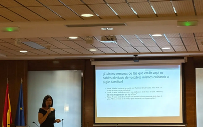 Hoy hemos disfrutado de la charla «Un cuidador, dos vidas», impartida por D. ª Ana Bermejo Melero, psicóloga voluntaria en ADA Alfaro.